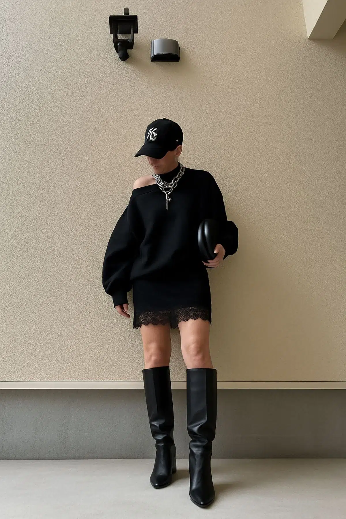 Dantel detaylı dokulu tarz mini etek - SİYAH