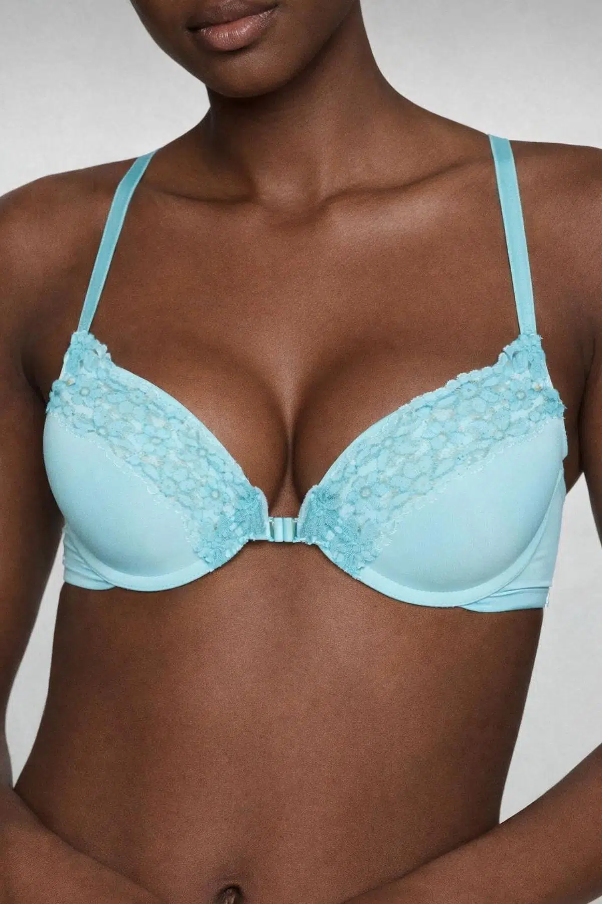 YEŞİL ÖNDEN KLİPSLİ SIRT DETAYLI DESTEKSİZ KAPLI BALENLİ SÜTYEN DS200463SU